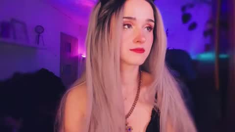 MiladyJolie online show from November 1, 2025, 11:07 pm