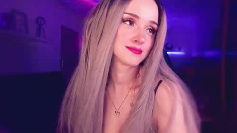 MiladyJolie online show from January 14, 2026, 6:08 am