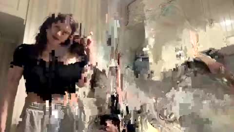 Mila online show from April 1, 2026, 7:44 pm