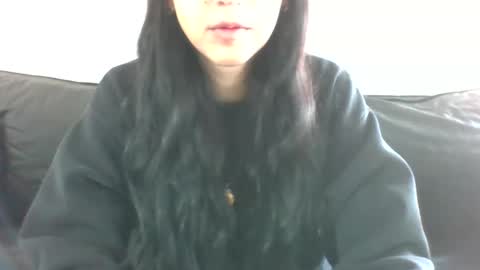 MilaGabor online show from November 17, 2025, 1:28 pm