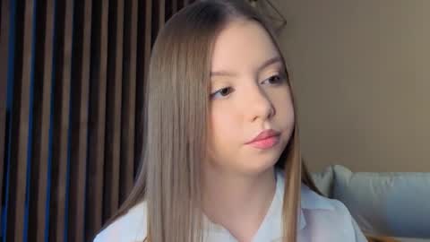 Snapshot of milaice chatting on February 16, 2026, 2:35 pm Mila online show from February 16, 2026, 2:35 pm