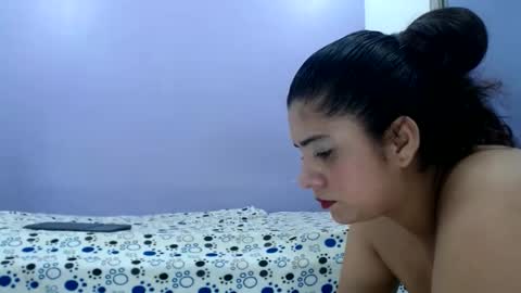 milan and sofia online show from December 20, 2025, 3:02 am