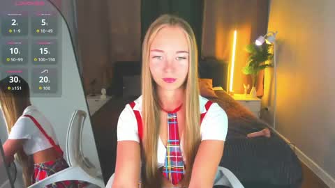 Milana online show from June 7, 2026, 1:10 am