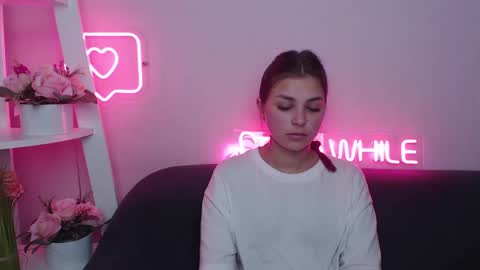 milanaangelas online show from January 13, 2025, 10:25 am