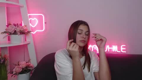 milanaangelas online show from January 21, 2025, 11:03 am