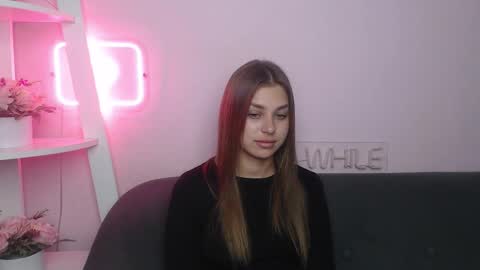 milanaangelas online show from October 14, 2025, 7:47 pm