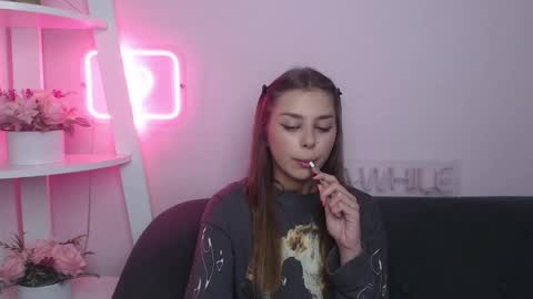 milanaangelas online show from October 20, 2025, 4:46 am