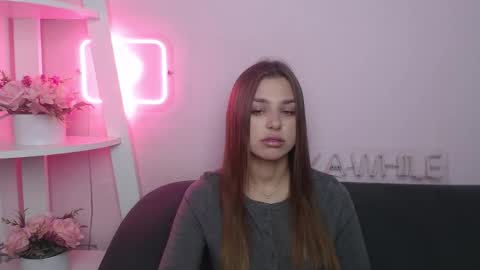 milanaangelas online show from December 20, 2025, 5:47 am