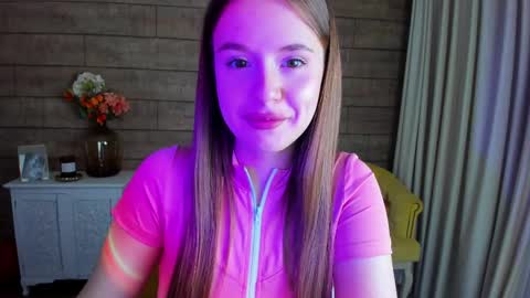 MilanaBalmain online show from February 11, 2025, 11:43 am