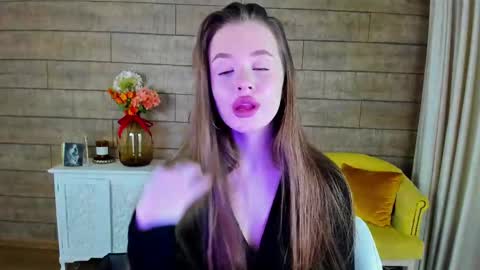 MilanaBalmain online show from February 17, 2025, 1:42 pm