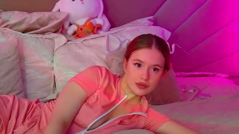 MilanaBalmain online show from March 3, 2025, 1:53 pm