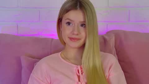 MilanaBalmain online show from January 17, 2026, 4:28 am