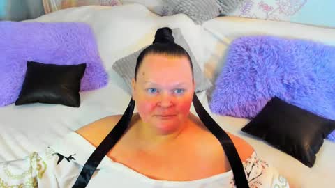 Snapshot of milanabiegert chatting on February 11, 2025, 8:10 pm Lana online show from February 11, 2025, 8:10 pm