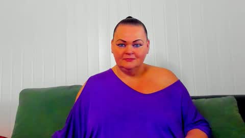 Lana online show from February 10, 2026, 12:09 pm