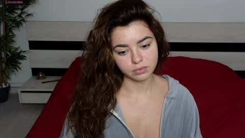 Mila online show from December 5, 2024, 7:05 am