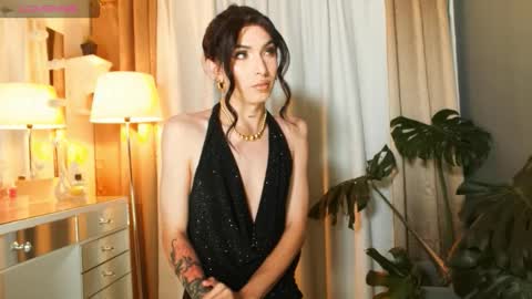 MILAN SANTANA online show from November 11, 2025, 1:05 am