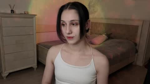 milavey online show from April 1, 2026, 4:37 pm