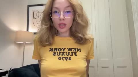 Mila online show from January 13, 2026, 4:34 pm