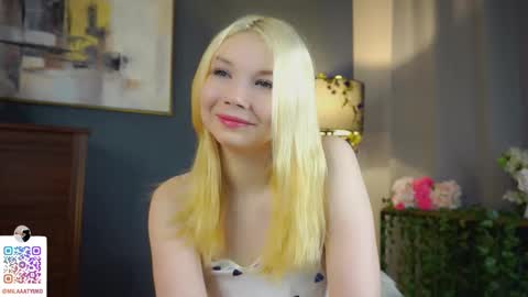Snapshot of mildredbain chatting on March 2, 2025, 3:24 am Mila online show from March 2, 2025, 3:24 am