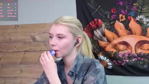 Snapshot of mildredbain chatting on October 2, 2025, 3:57 am Mila online show from October 2, 2025, 3:57 am