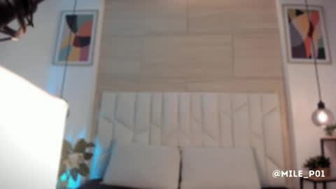 M I L E  online show from October 9, 2025, 12:03 pm