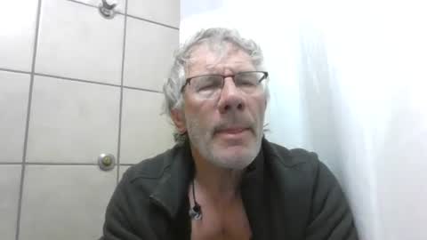 Milehi1958 online show from December 4, 2025, 12:14 pm