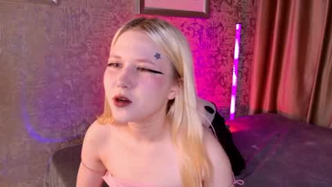 Snapshot of milemissyy chatting on May 25, 2026, 2:56 pm Mia online show from May 25, 2026, 2:56 pm