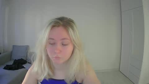 Milena new nonude shy blonde natural online show from May 18, 2026, 6:14 pm
