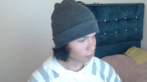 milesxoxo6969 online show from September 15, 2025, 8:31 pm