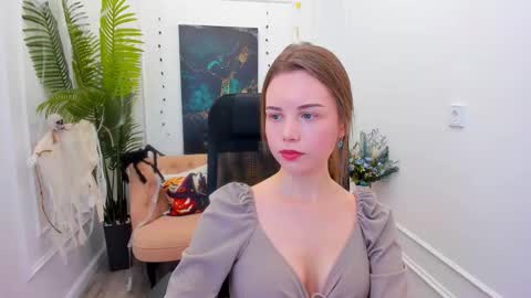 mileygloss online show from October 30, 2025, 11:33 am