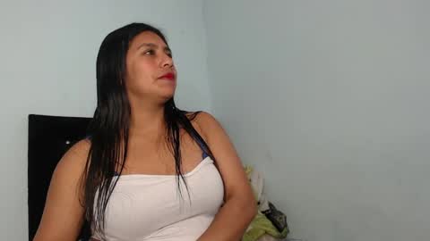 Snapshot of milf_anay_ chatting on May 7, 2026, 3:23 am Anay velez online show from May 7, 2026, 3:23 am