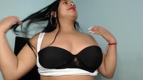 Snapshot of milf_anay_ chatting on June 4, 2026, 4:29 am Anay velez online show from June 4, 2026, 4:29 am