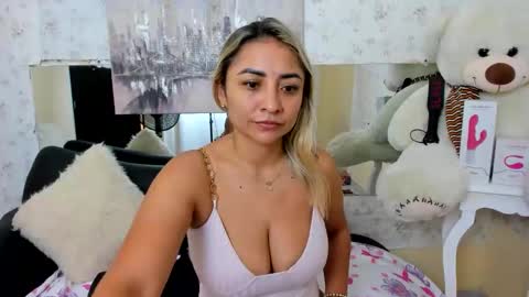 Antonella online show from March 24, 2026, 12:21 pm