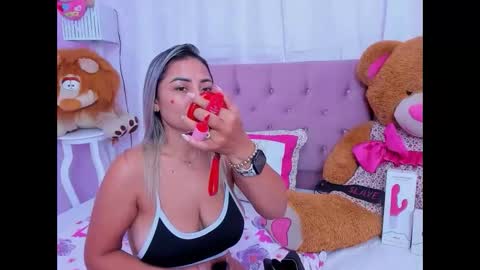 Antonella online show from June 4, 2026, 12:44 pm