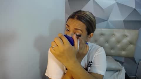 milf_hugeboobs online show from December 16, 2025, 10:53 am