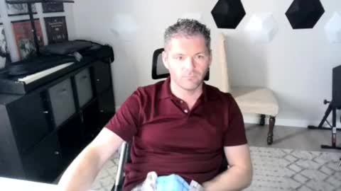 milf_hunter567 online show from October 19, 2025, 7:14 pm
