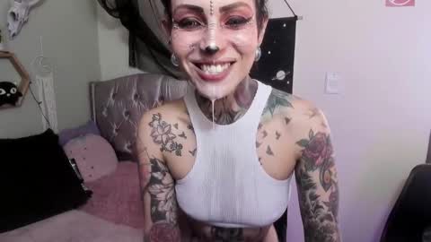 Isabella online show from February 25, 2025, 4:21 pm