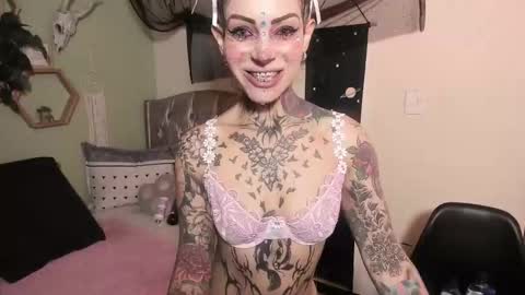 Isabella online show from February 2, 2026, 1:54 pm