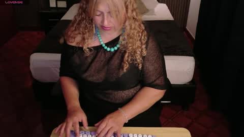  Arlet  online show from April 15, 2026, 1:07 pm