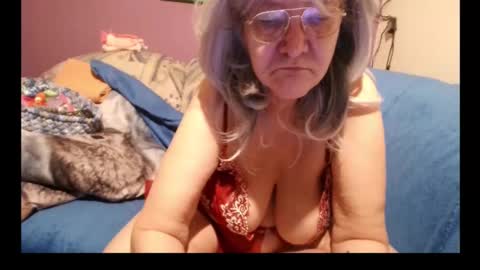 Snapshot of milfchantal chatting on January 26, 2025, 9:51 am Milfchantal online show from January 26, 2025, 9:51 am