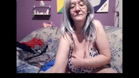 Snapshot of milfchantal chatting on February 12, 2025, 4:44 pm Milfchantal online show from February 12, 2025, 4:44 pm