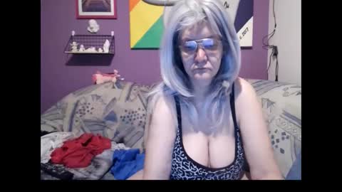 Snapshot of milfchantal chatting on February 17, 2025, 7:58 am Milfchantal online show from February 17, 2025, 7:58 am