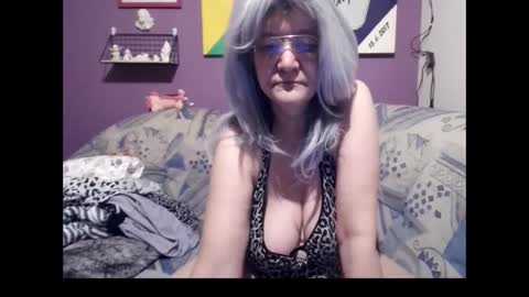 Snapshot of milfchantal chatting on February 23, 2025, 5:45 am Milfchantal online show from February 23, 2025, 5:45 am