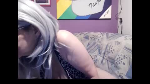 Snapshot of milfchantal chatting on February 25, 2025, 7:52 am Milfchantal online show from February 25, 2025, 7:52 am