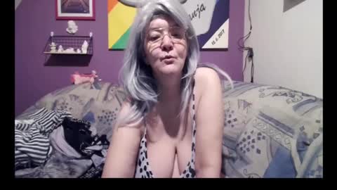 Snapshot of milfchantal chatting on February 26, 2025, 8:26 am Milfchantal online show from February 26, 2025, 8:26 am