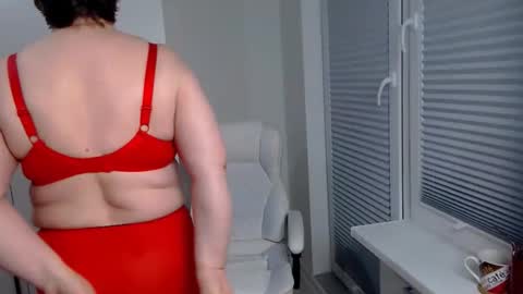 MilfScarlette online show from April 21, 2026, 5:17 pm