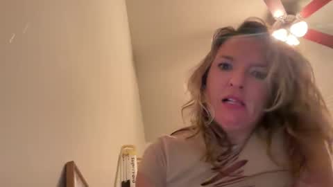 Snapshot of milfyplaywme chatting on November 3, 2025, 5:20 am milfyplaywme online show from November 3, 2025, 5:20 am