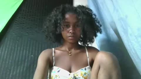 Snapshot of milinasy chatting on February 18, 2026, 3:41 pm milinasy online show from February 18, 2026, 3:41 pm