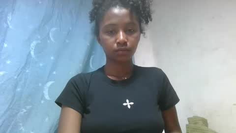 Snapshot of milinasy chatting on February 24, 2026, 5:22 pm milinasy online show from February 24, 2026, 5:22 pm