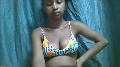 Snapshot of milinasy chatting on March 3, 2026, 10:32 am milinasy online show from March 3, 2026, 10:32 am